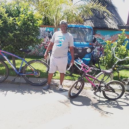 Authentic Bicycle Tours And Backpackers Vandrarhem Soweto Exteriör bild