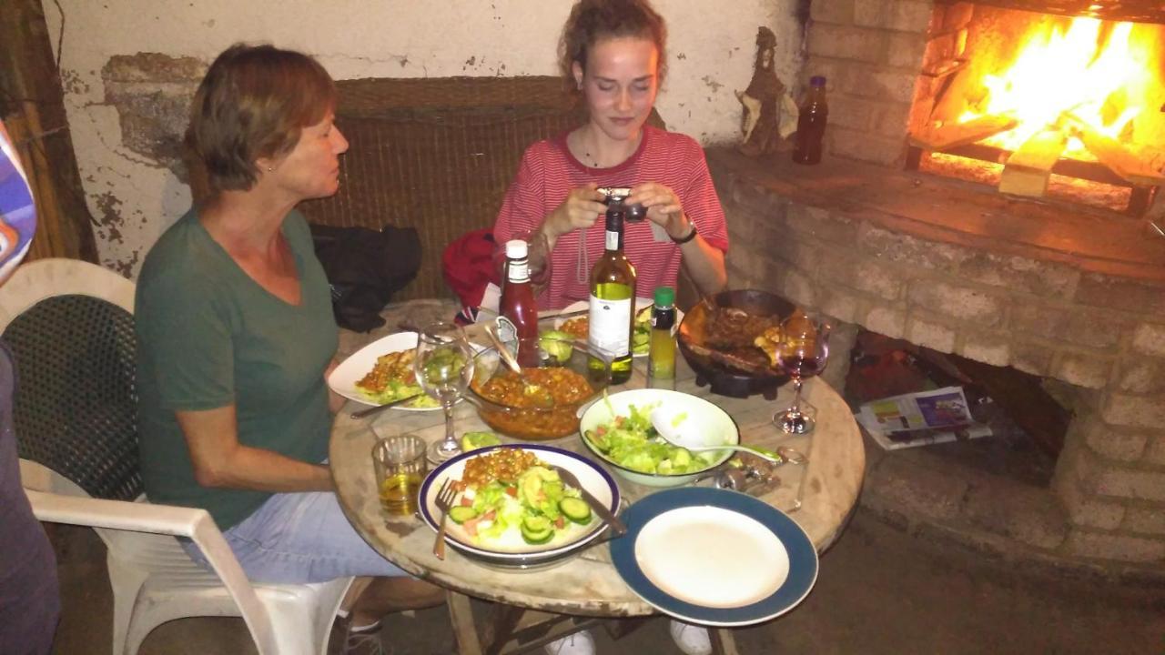 Authentic Bicycle Tours And Backpackers Vandrarhem Soweto Exteriör bild
