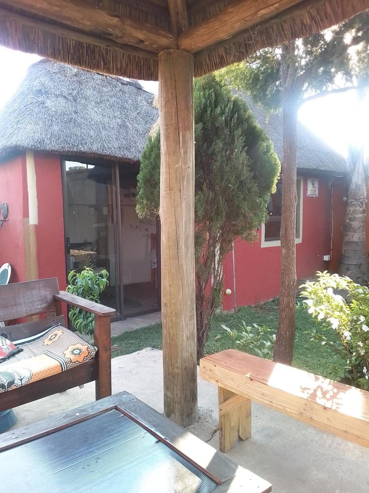 Authentic Bicycle Tours And Backpackers Vandrarhem Soweto Exteriör bild