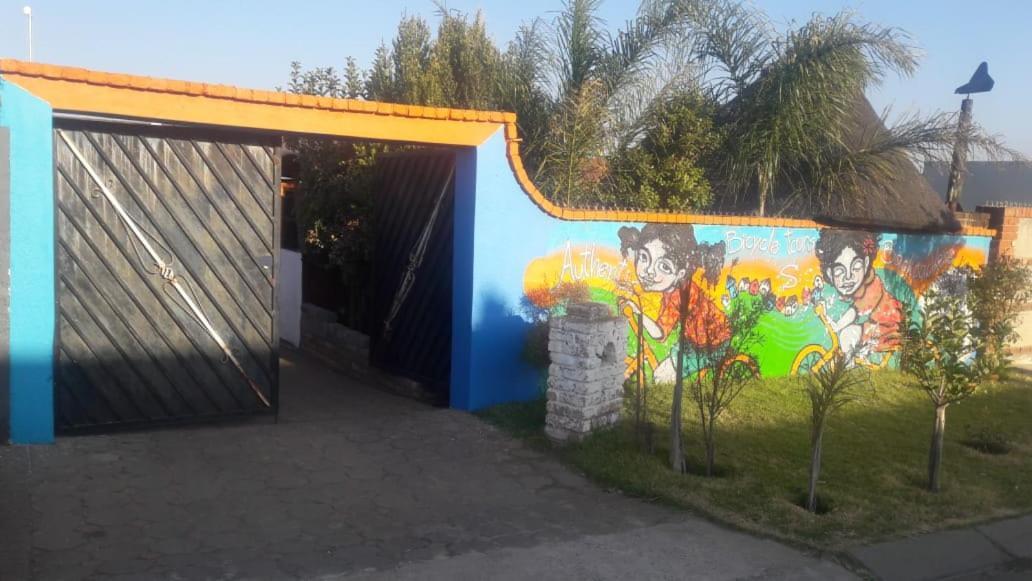 Authentic Bicycle Tours And Backpackers Vandrarhem Soweto Rum bild