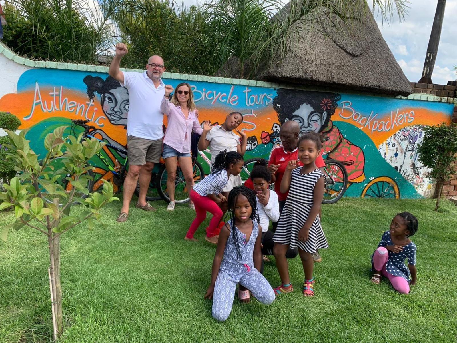 Authentic Bicycle Tours And Backpackers Vandrarhem Soweto Rum bild